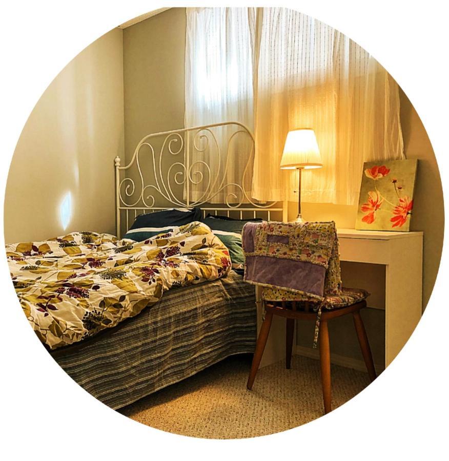 Best Garden House&3 Mins Bus Station Close C-Train&Free Parking Calgary Exterior photo